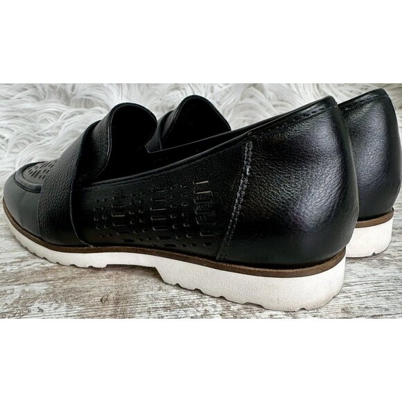 EARTH Loafer Women’s Size 9.5 Black Flat‎ Shoe Masio Leather Perforated Slip On - Picture 4 of 16